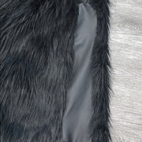 Faux fur black leather vest - Picture 3 of 3
